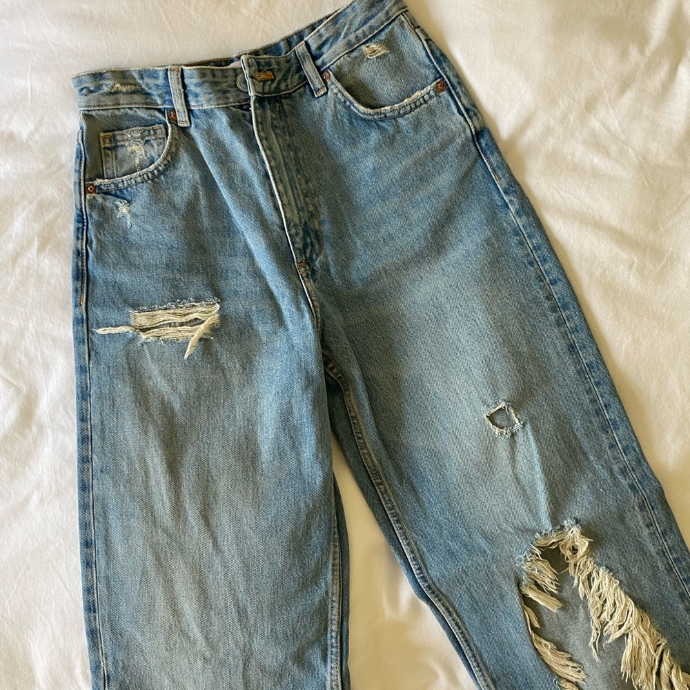Zara Wide Leg Ripped Jean size US 4